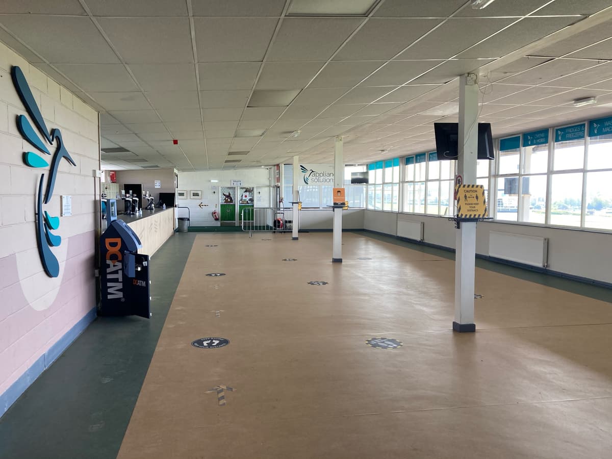 Hummingbird Bar offers a comfortable feeling, offering stunning views of the racecourse grounds