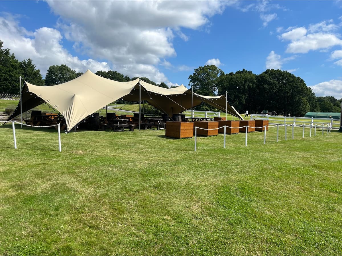 Hotel Lawn Stretch Tent