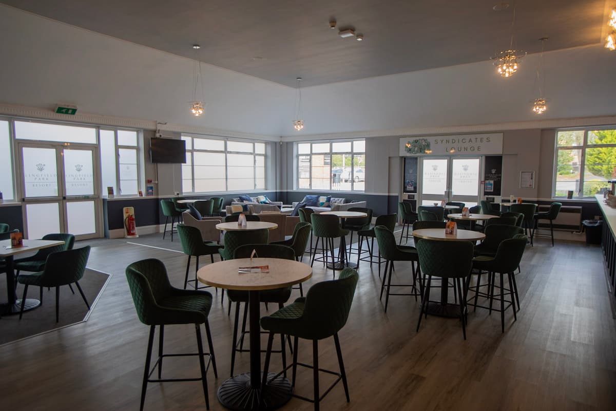 The Syndicate Lounge at Lingfield Park Resort