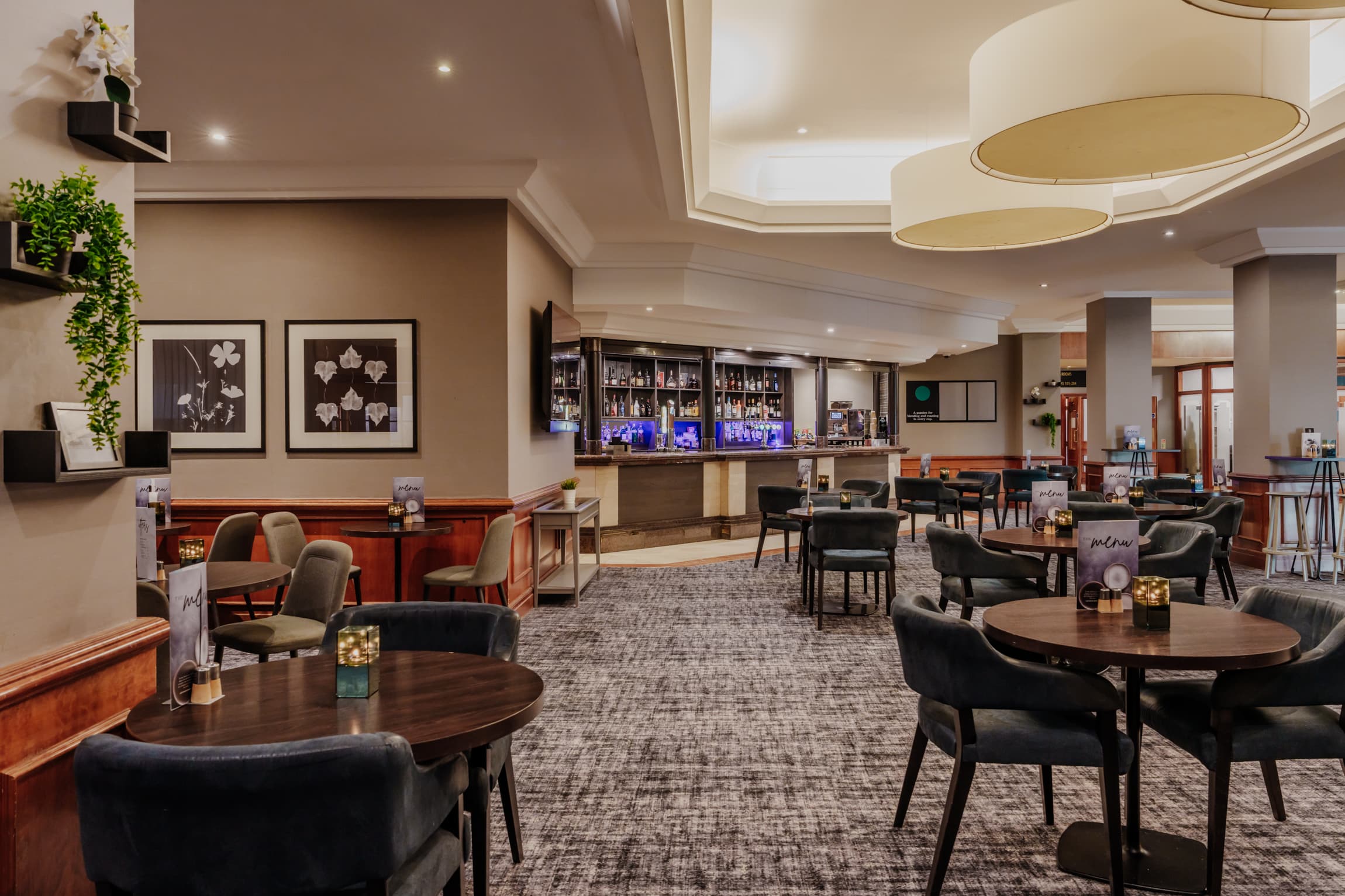 Main Hotel Bar