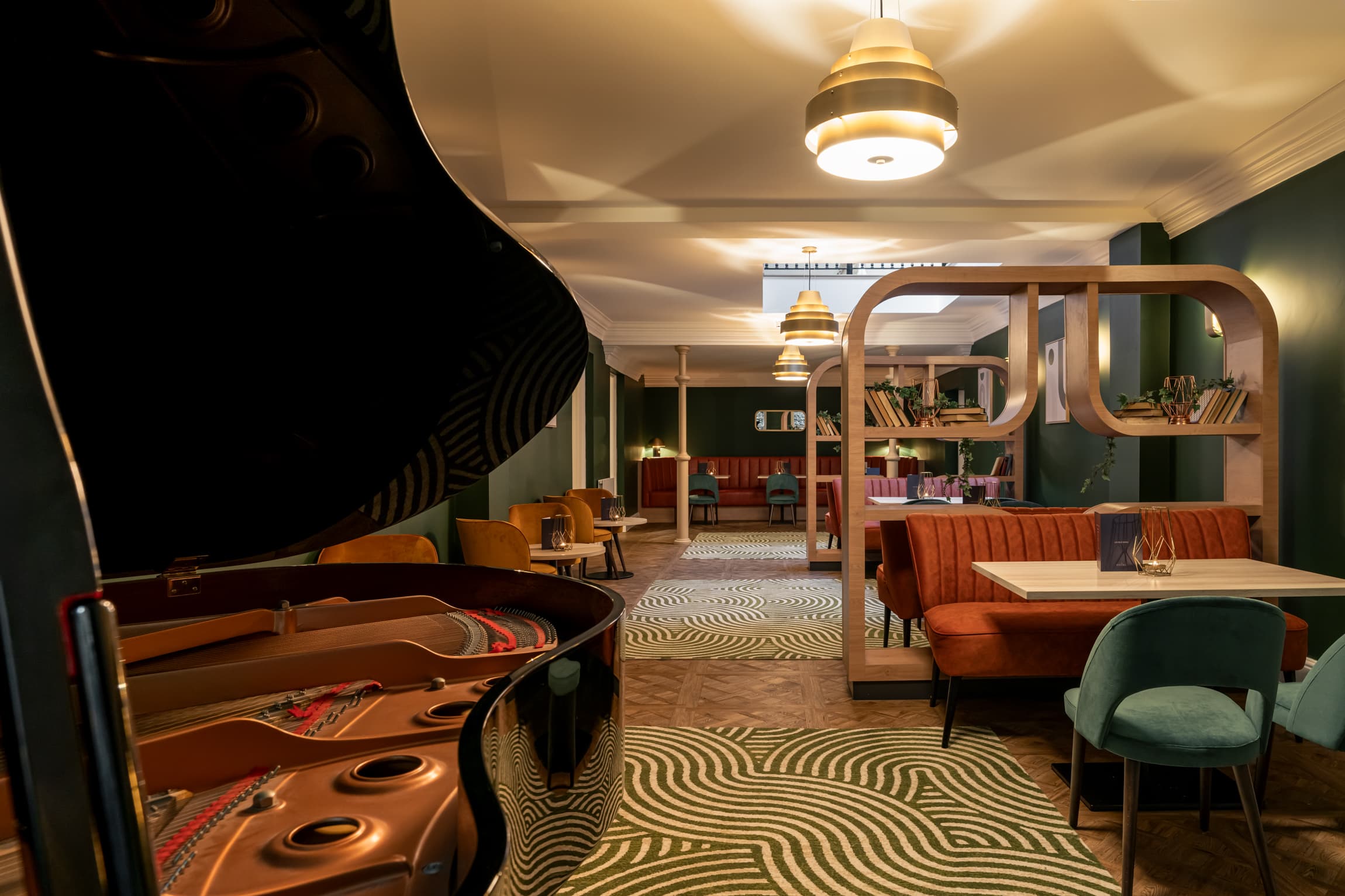 Piano Bar